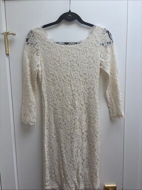 Diane Von Furstenberg Ivory Lace Long Sleeve Midi Dress